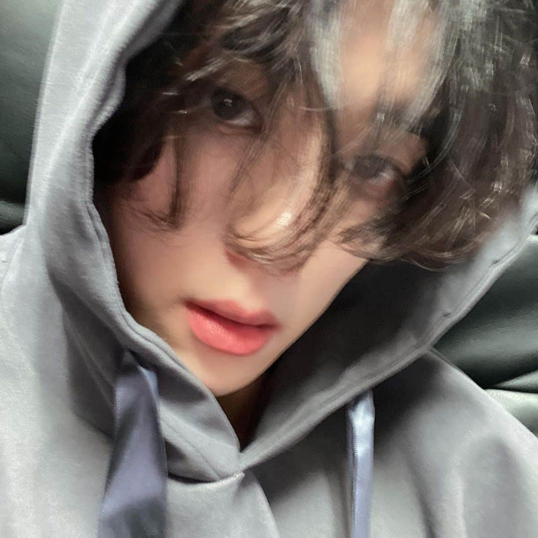 ヨンジェさんのインスタグラム写真 - (ヨンジェInstagram)「집 도 착 졸 리 당 😪 #코로나조심」11月23日 14時38分 - yjaybaby