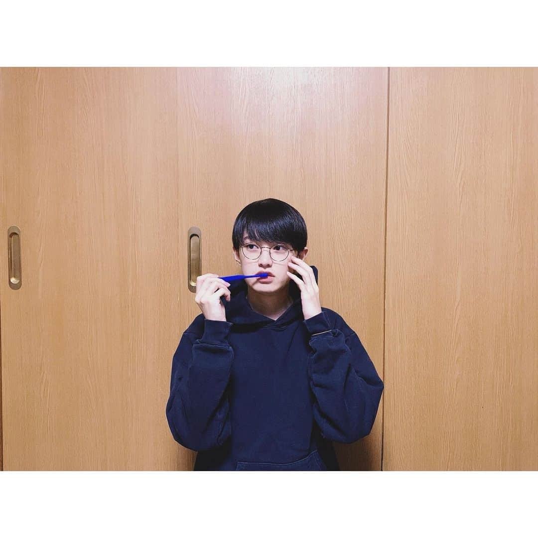 上村海成のインスタグラム：「間違い探しです、5個くらいあります。探してみてね」