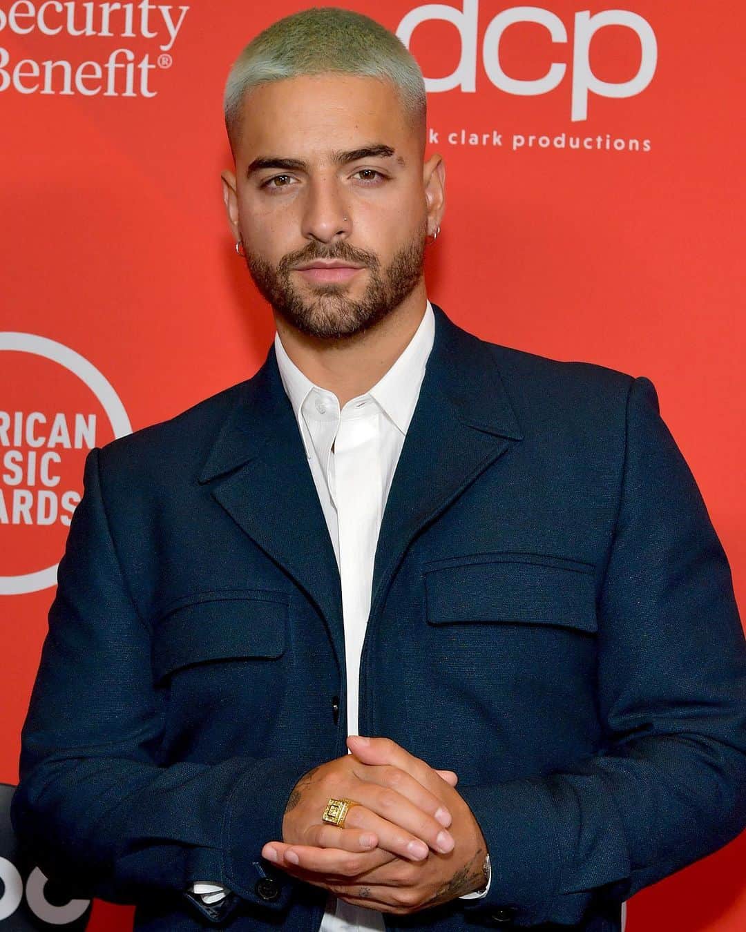 Just Jaredさんのインスタグラム写真 - (Just JaredInstagram)「@maluma suits up for the @amas. Visit Just Jared now for all the pics and videos! #Maluma  #AMAs Photos: Getty/ABC」11月23日 9時34分 - justjared