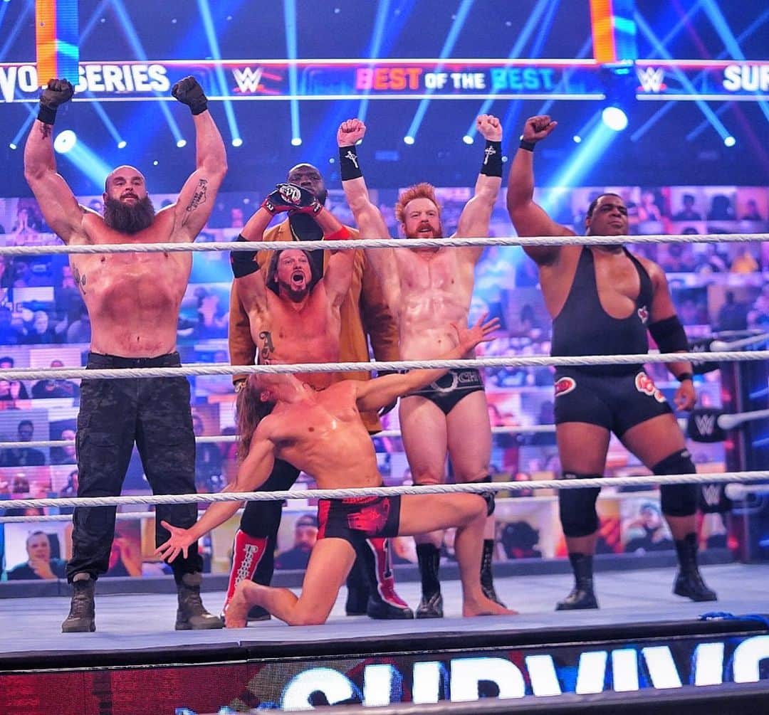 WWEさんのインスタグラム写真 - (WWEInstagram)「It’s a clean sweep for #TeamRaw!  #SurvivorSeries」11月23日 9時42分 - wwe