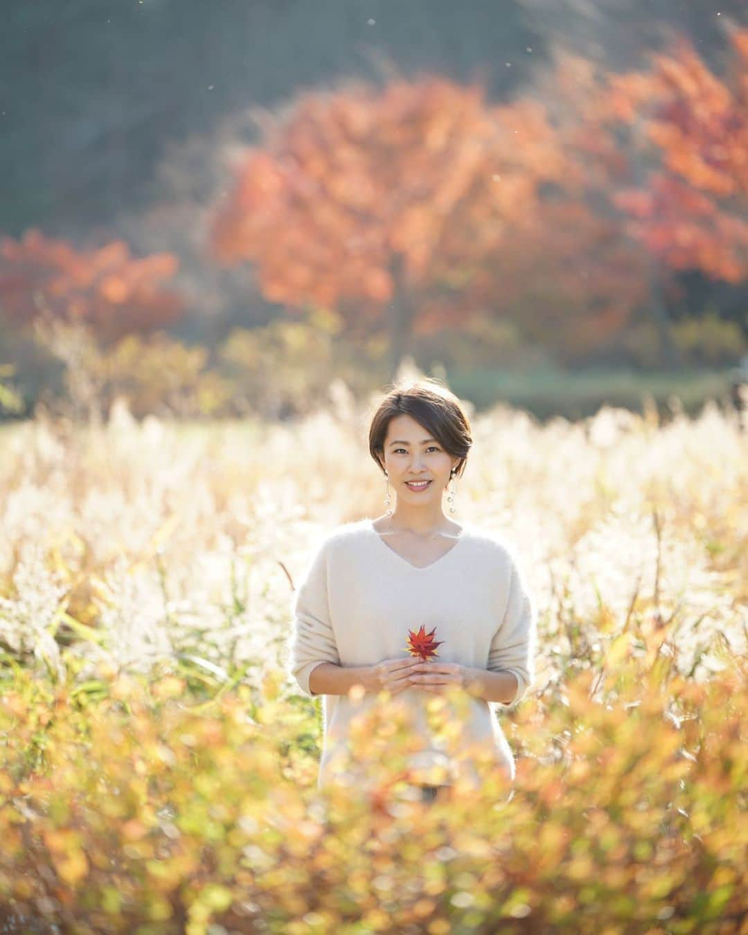 坂元美香さんのインスタグラム写真 - (坂元美香Instagram)「おはよー  自然の織り成す色とはなんと美しいのでしょう✨ 紅葉眩しく四季の有り難みを感じました😌  @photogragon  #紅葉 #portrait #笠間 #笠間市 #かさま美っ景  #撮って出し #無加工無修正」11月23日 9時45分 - mika_saka