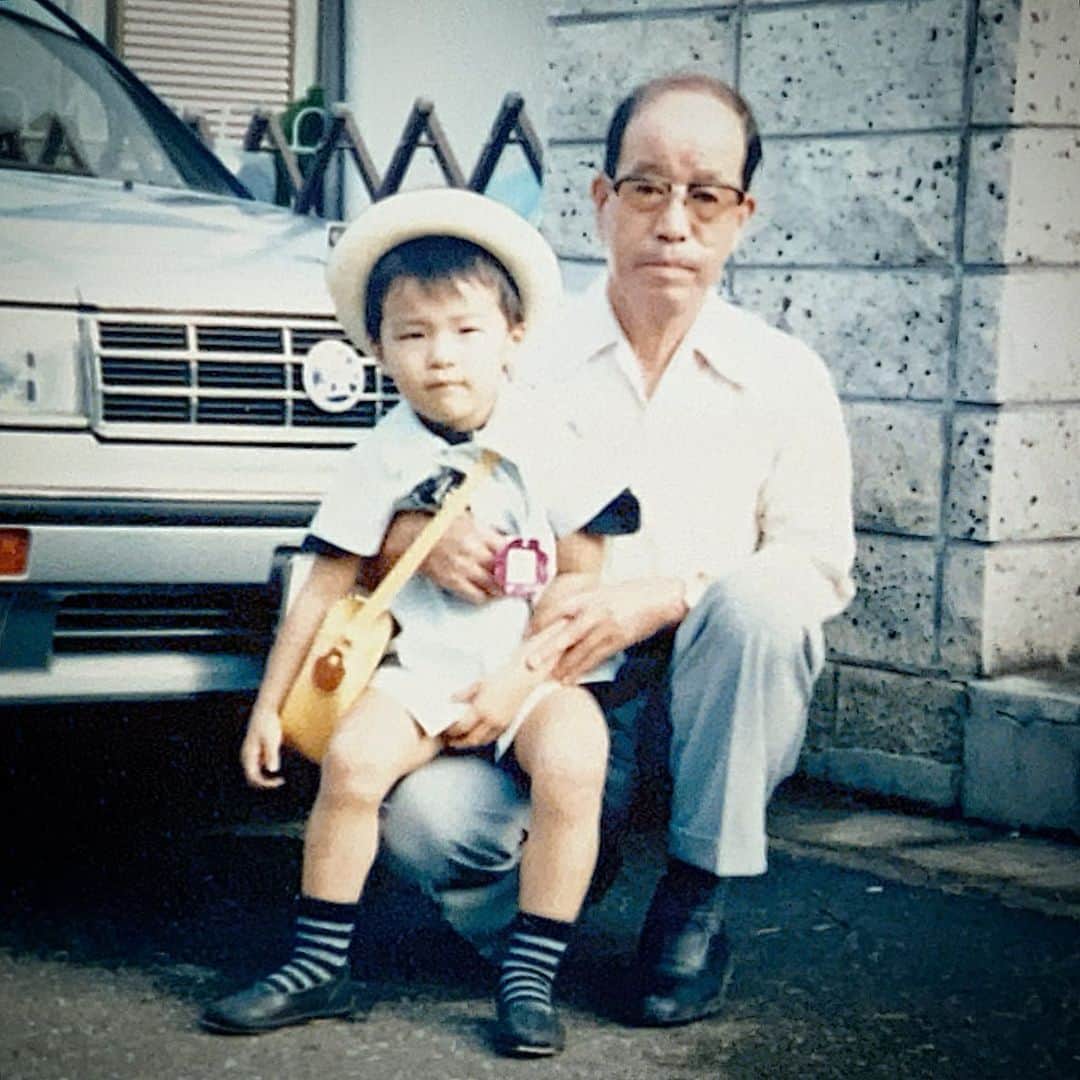 君島良夫のインスタグラム：「じいちゃん命日。9年経ちました😇  9 years since you left us, grandpa❤️ Hope you having a great day with Baachan in heaven☝🏼」