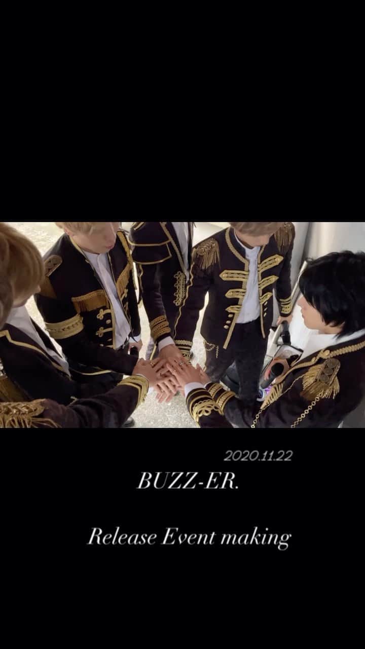 BUZZ-ER.のインスタグラム：「Release Event Making🎤 #jpop  #ブザービーター #jpopidol  #bogoss #미남 #그룹  #DEPTRAI #đẹptrai  #minet #帥哥　#小鲜肉　#BUZZ_ER @saku10291029  @_kohei_chiba_  @shalf527  @slyme_  @_shp1_  @buzzer_kohey  @haupika_bw   producer @ken0jyu0   11/27(金) @ MAGNET by SHIBUYA109 11/28(土) @イオンモール幕張新都心 グランドモール」