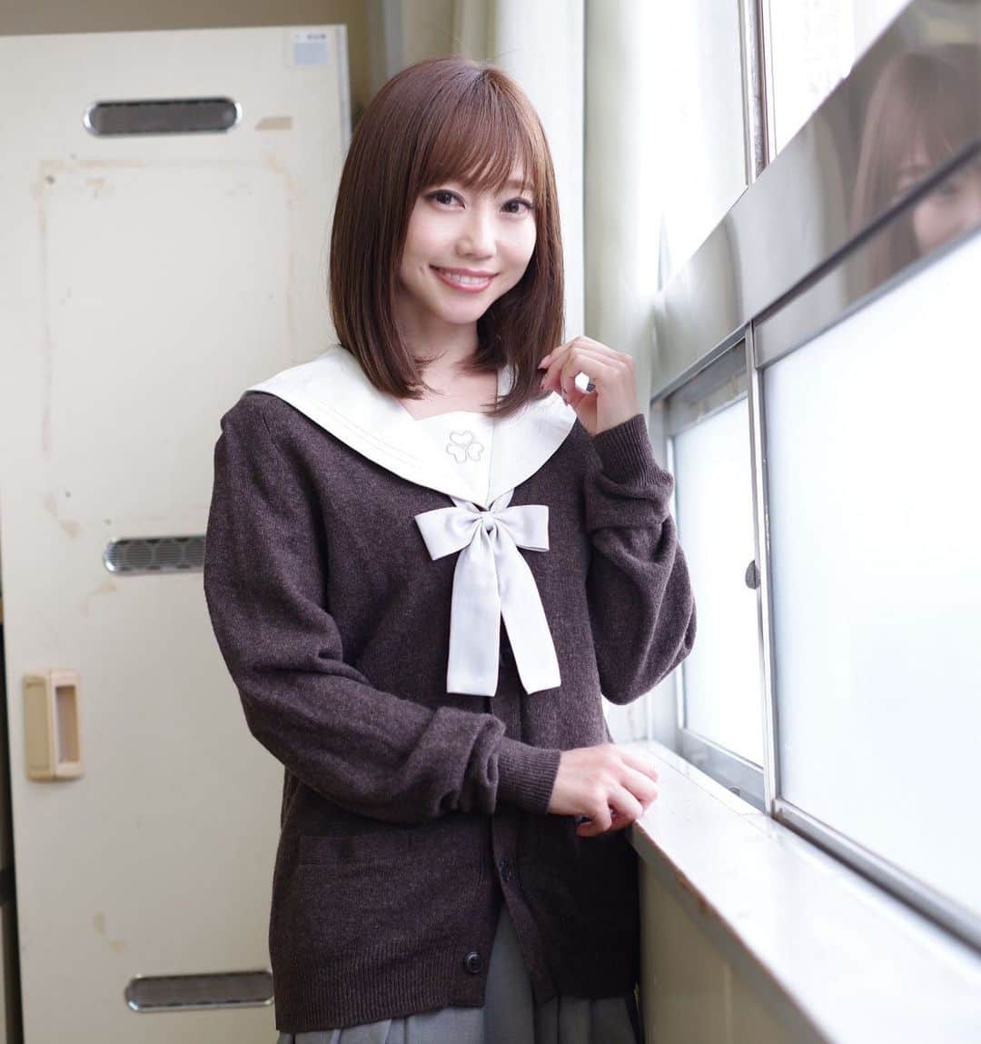 城戸ひなのさんのインスタグラム写真 - (城戸ひなのInstagram)「* 連休最終日だ🎌 やっと明日学校で会えるね🏫 . . . * #アオハルしよ  #青春  #制服  #学校  #撮影会  #サーキットクイーン  #レースクイーン  #撮影モデル #モデル  #ポートレート  #ポートレートモデル  #被写体  #ファインダー越しの私の世界  #カメラマンさんと繋がりたい  #フォロワー募集中  #팔로우미  #粉我  #cute  #school  #japanesegirl  #circuitqueen  #racequeen  #model  #promotionalmodel  #portrait  #photography  #instaphoto  #instagood  #instalike  #followme」11月23日 11時02分 - hinano_kido