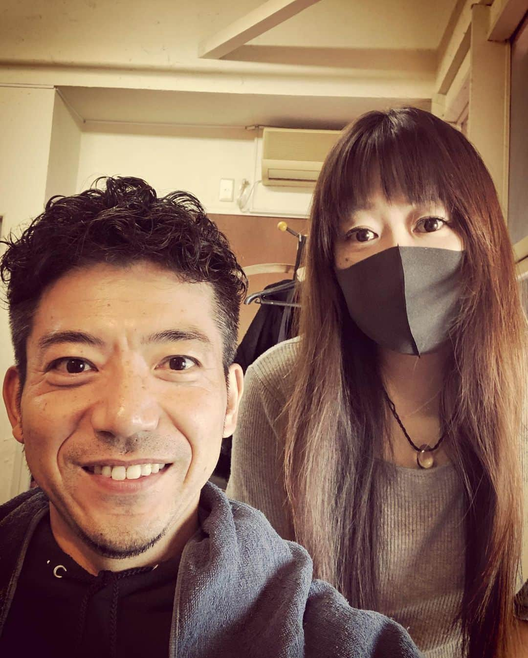 杉本知香さんのインスタグラム写真 - (杉本知香Instagram)「先日の、千鳥のクセがすごいグランプリでの 今日はハッピーデイ〜素敵な一本糞〜 めちゃくちゃおもろかった🤣😂🤣 前髪アレンジで全く印象かわってかっこいい😆  #中目黒美容室 #千鳥のクセがスゴいネタgp  #ニセ綾部#綾部祐二 #どぶろっく森 #どぶろっく  #大きなイチモツ #イチモツ音頭 #やらかしちまった  #もしかしてだけど #今日はハッピーデイ素敵な一本糞」11月23日 11時14分 - sugimotoc