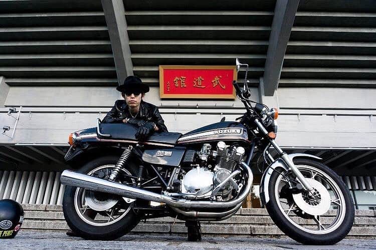 のインスタグラム：「来たぜ、武道館。3人と合流。  go!go!vanillas ROAD TO AMAZING BUDOKAN 2020 日本武道館  photo by @sakashitahiroyasu   #gogovanillas #jettseiya #gs1000 #YOUWILLBIKE #jettbeat #lvasp #RTABT2020」