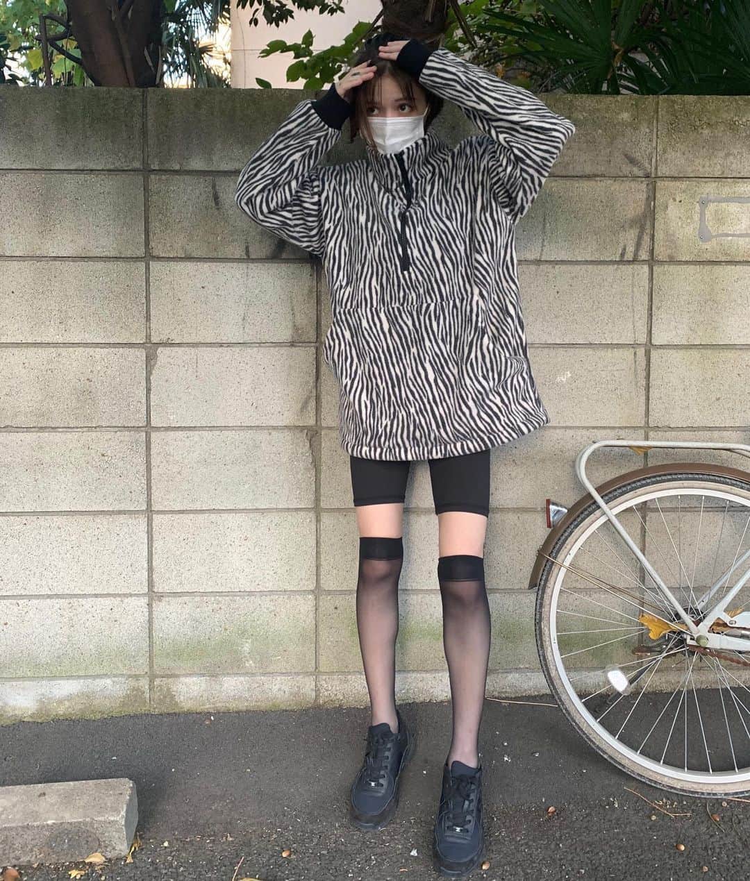 maya kibbel キベルまやのインスタグラム：「Can’t believe how nice the weather has been 🦋🌷💘」