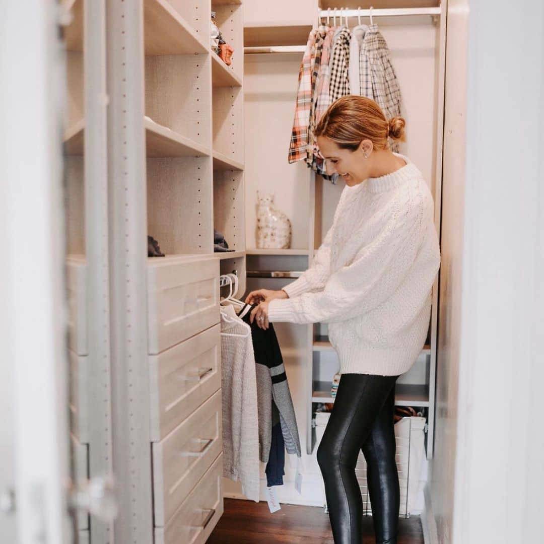 Anna Jane Wisniewskiのインスタグラム：「A glance at my boys’ closets with @inspiredclosetschicago. Swipe through to see my other projects with them including our first—my master closet. I found them via google and I’m so glad I did—they’ve been an absolute pleasure to work with and their work product is incredible.   The boys’ closets are beautiful and wayyyy more functional now...and saving me from unnecessary clutter!   If you mention my blog, you’ll get 10% off at @inspiredclosetschicago, too. #partner」