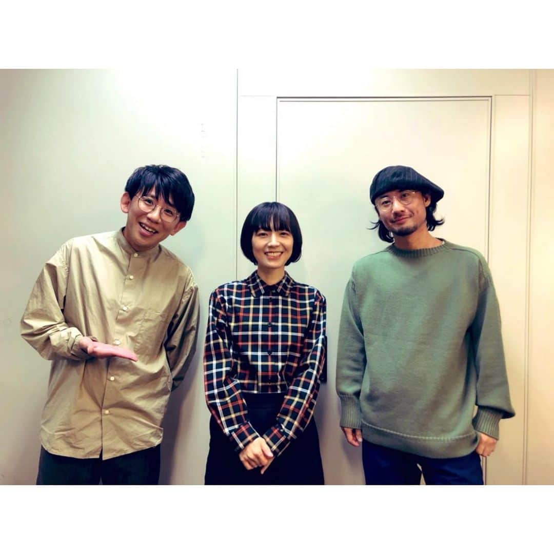 熊木杏里のインスタグラム：「#An_semble 再会。再開。 二日間のライブ開催。 いらして頂いたみんな 遠方から応援して頂いているみんな 尽力頂いたスタッフみんなありがとうございます。  2日とも違う編成、セットリストでしたが、本当に楽しかった。 ありのままの自分がいて 実は、そのことが一番嬉しい。  音が自分になって自分が音になる。  支えてくれるメンバーに感謝！ 紳士的、森田ハット🎩を被らせてもらって満悦な私。笑  また春に会いましょうね。」