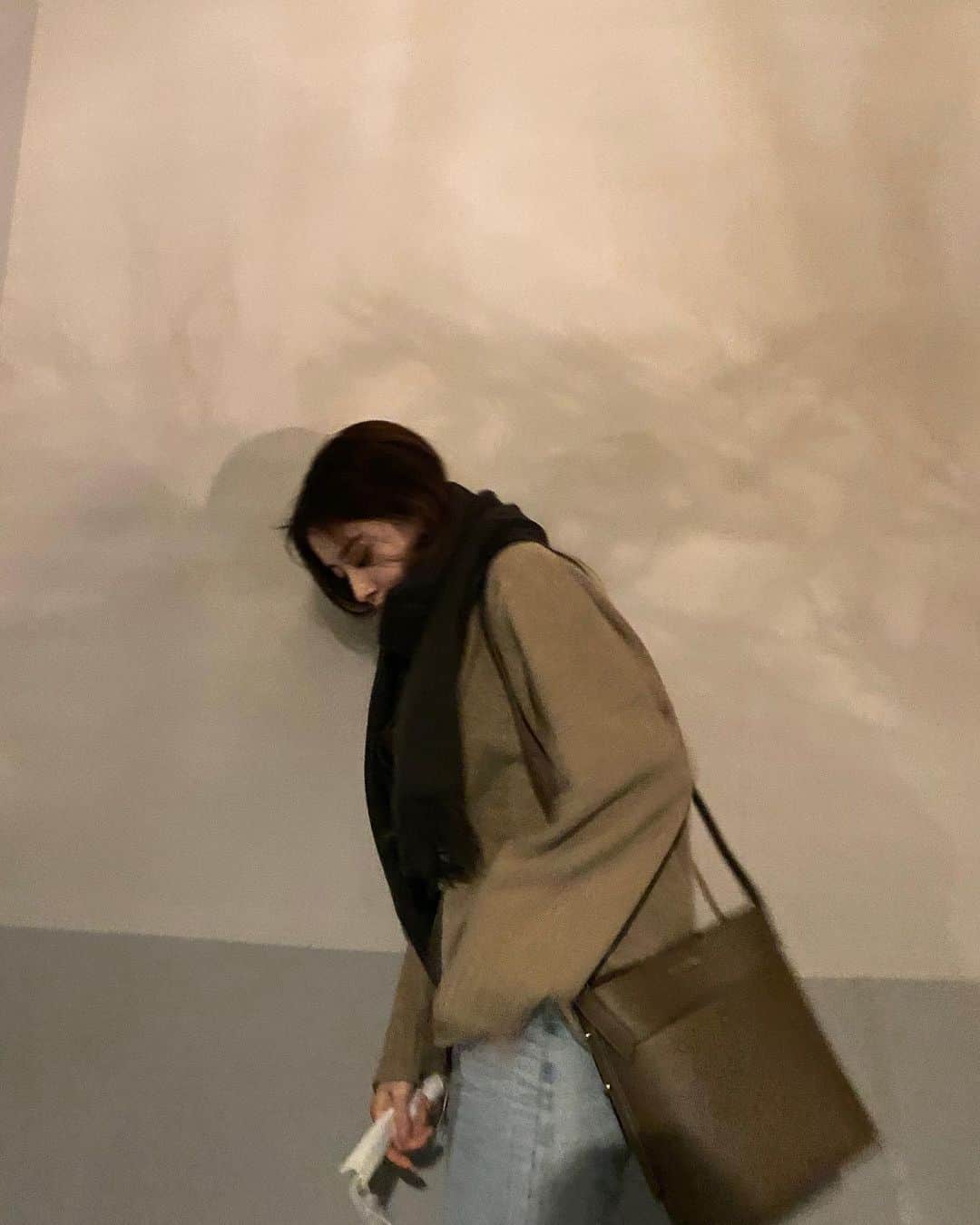 ジヨン のインスタグラム：「#광고 #질바이질스튜어트가방 #질바이지니백」