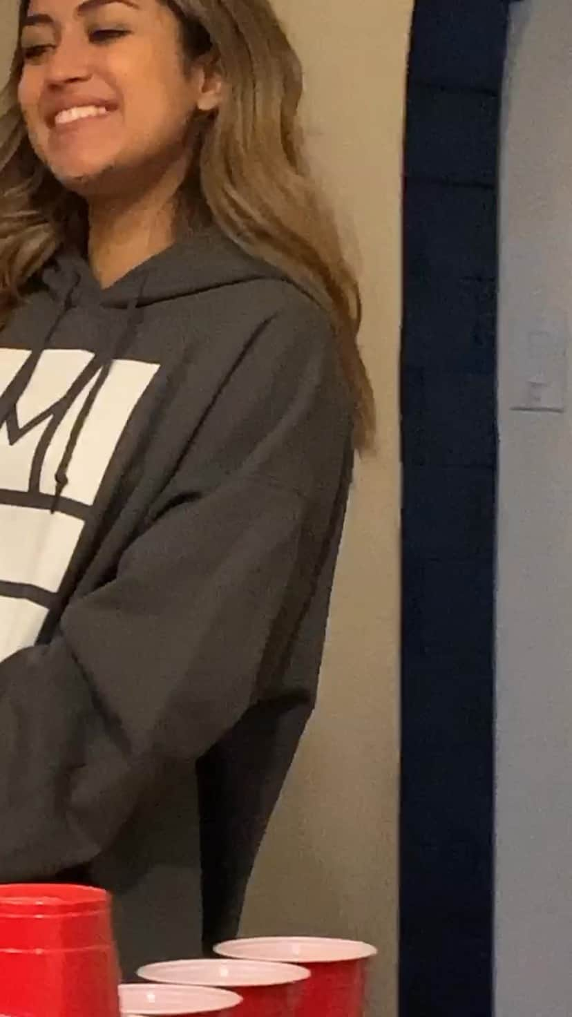 テイラー・カニフのインスタグラム：「Links in my bio for this🔥🔥🔥 hoodie.... hit me with your orders for a follow back ❤️🤟🏽」