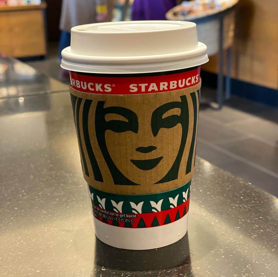 向山毅のインスタグラム：「秋田のスタバ最高ですね👌 #秋田 #スタバ #スターバックス #starbucks #starbuckscoffee #コーヒー #コーヒー好きな人と繋がりたい」