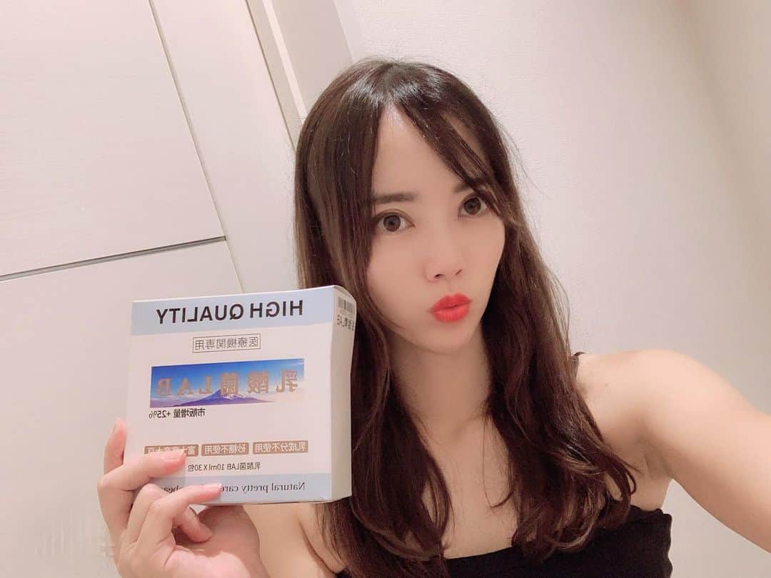 hina2221のインスタグラム：「自分だけのｉ乳酸菌を育てる サプリ😋 @wakabeauty2020 の 乳酸菌LABを飲んでます❤️  腸内細菌のバランスは一人一人違うみたい🥺 『ｉ乳酸菌』を増やすと 固有の腸内細菌バランスを保つことができるそう🤔  免疫力、美肌、便通など いろんな改善になるから 腸内環境って本当に大切✨  少し酸味があるけど飲みやすくてすきな味☺  #wakabeauty #美容サプリ #pr  #免疫力アップ #免疫力 #美容 #美容好きさんと繋がりたい #おしゃれさんと繋がりたい #いいねした人で気になった人フォロー」
