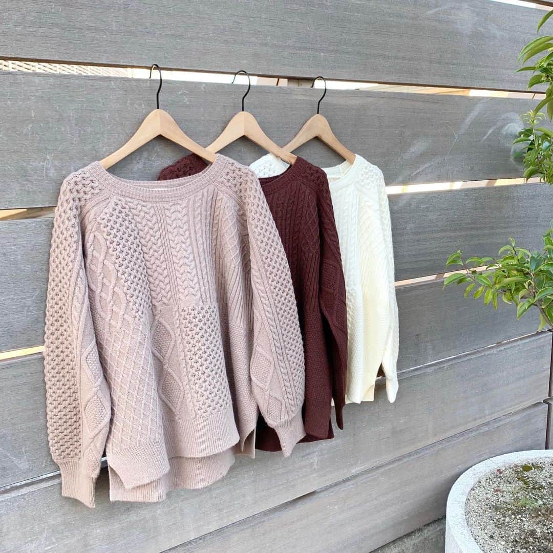 OZOCルミネエスト新宿店さんのインスタグラム写真 - (OZOCルミネエスト新宿店Instagram)「﻿ ✔cable knit﻿ ﻿ ﻿ パッチワークデザインがポイント💕﻿ 冬の定番ケーブルニット🧶﻿ ﻿ 様々な編み地が組み合わさったデザインでおしゃれ見えしますよ🥰👏🏼﻿ ﻿ ニットの買い足しにぜひおすすめです✨✨﻿ ﻿ ﻿ 🔎パッチワークケーブルニット(19032)﻿ ﻿ ¥4,990(+tax)﻿ ﻿ ﻿ #OZOC_lumineest」11月23日 12時30分 - ozoc_lumineest