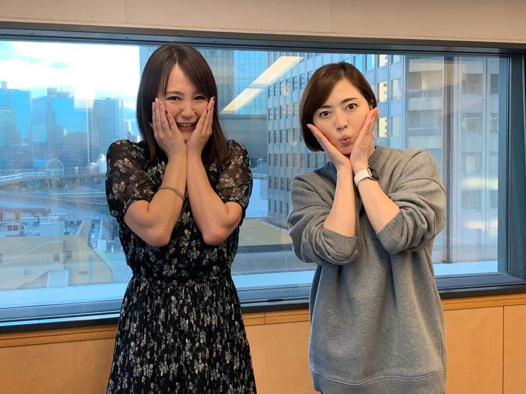 のインスタグラム：「昨日は5ヶ月ぶりとなる文化放送「スポスタ☆MIX ZONE」出演へ😊 はるるんお世話になりました〜💕 スタッフの皆様有難うございました。 ホッと安らぐオアシス。 フィギュアスケートも試合が限られて、今シーズン大会に出られない子供たちも。。。 そんな中、今日11/23はクラブ内発表会！ みんなにとっても素敵な時間となりますように。。。✨ 楽しんで！！ ・ ・ #文化放送  #フィギュアスケート国際大会も #国内大会も #来月はいよいよ全日本 #今日はクラブ内発表会 #明治神宮外苑フィギュアスケートクラブ #総勢83名の出演スケーター #わたしもアナウンスで関わります #みんな楽しめますように」