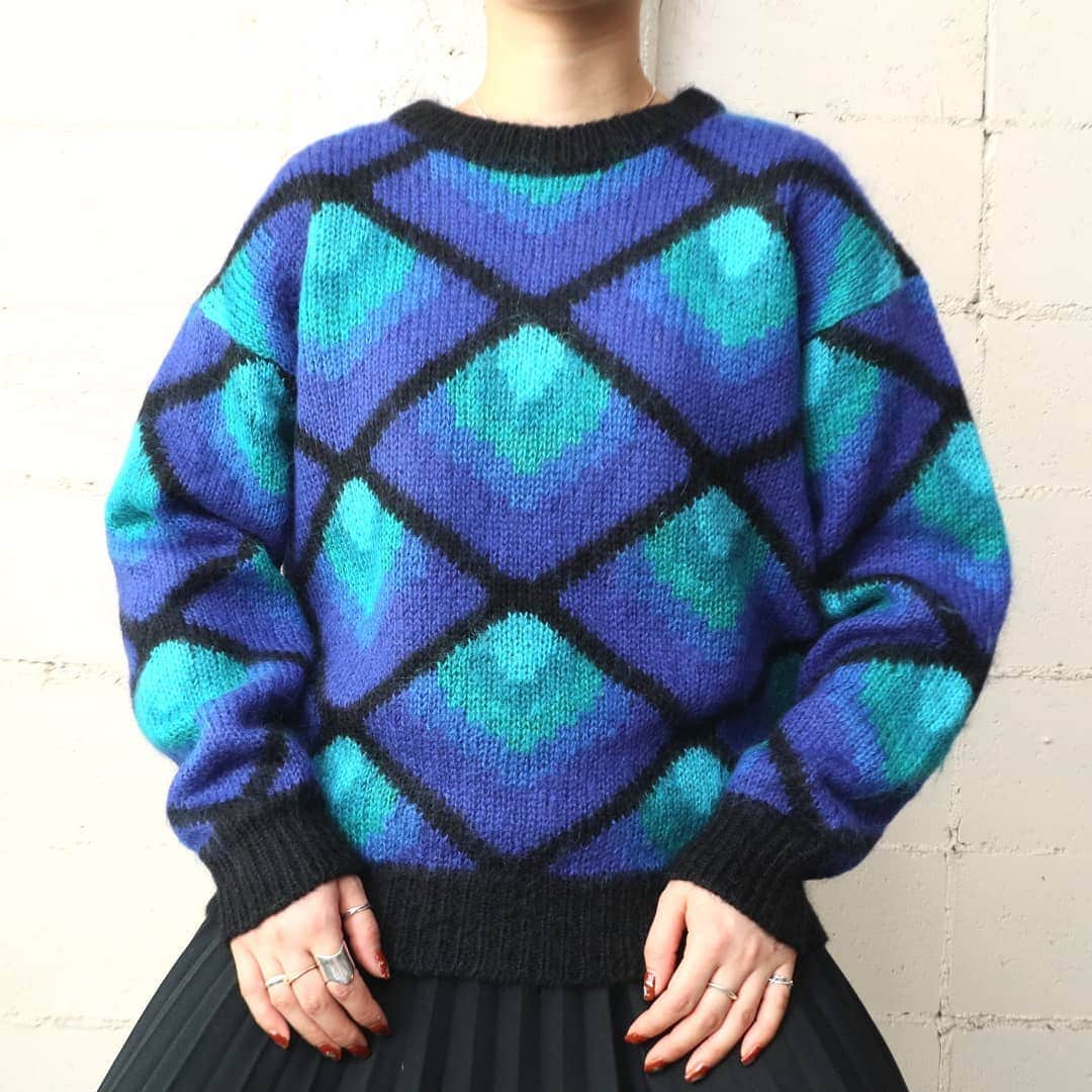 吉祥寺 古着屋 Orfeoのインスタグラム：「. Mohair Mix Pattern Knit  #orfeo #kichijoji #tokyo #vintage #used #fashion #coordinate #outfit  お問い合わせはインスタグラムのプロフィール掲載のメールアドレスにお願いいたします。コメント、DMでのお問い合わせは受け付けておりませんのでご了承ください。 ONLINE SHOPの商品も店頭にてご購入頂けます。気になる商品がございましたらスタッフにお声掛けください。  新型コロナウィルス感染拡大防止策を徹底した上で営業をしております。マスクの着用、入店時にアルコールでの消毒をお願いいたします。」