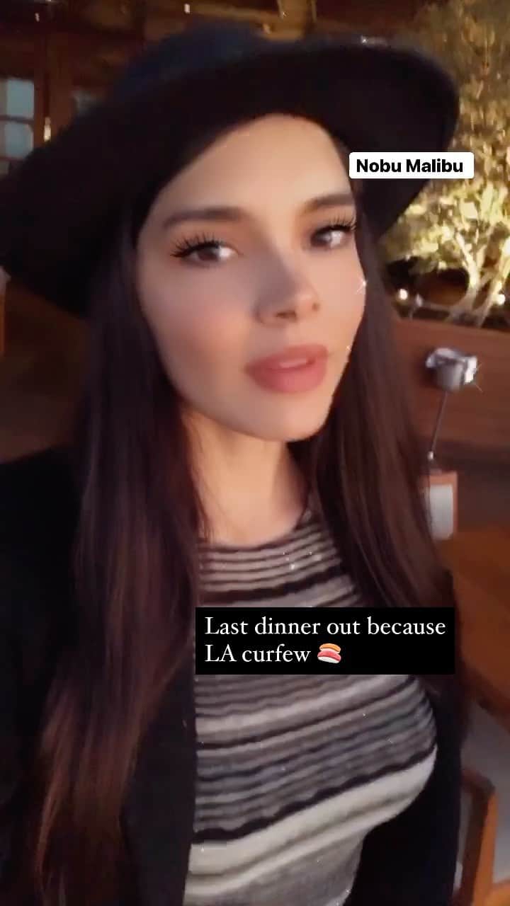 パオラ・ポーリンのインスタグラム：「Where would you spend your last dinner out before a lockdown ? 🙈🤪🍣 #nobumalibu .. the last super 🙋🏻‍♀️」
