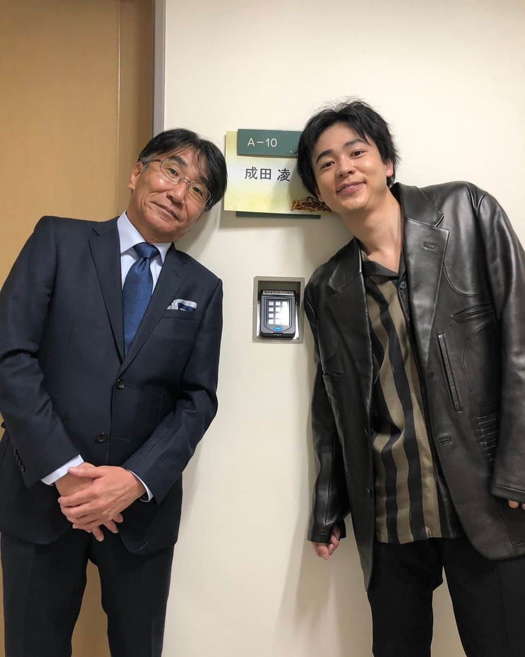 成田健人さんのインスタグラム写真 - (成田健人Instagram)「28日(土) 22：10〜NHK 「有田Pおもてなす」  この番組に、僕たちがすごいお世話になった栗原先生が凌と一緒に番組に出ます😋 是非見てくださーい🙇‍♂️  p.s 僕は一切出演していません笑  #成田凌」11月23日 12時53分 - kento3812