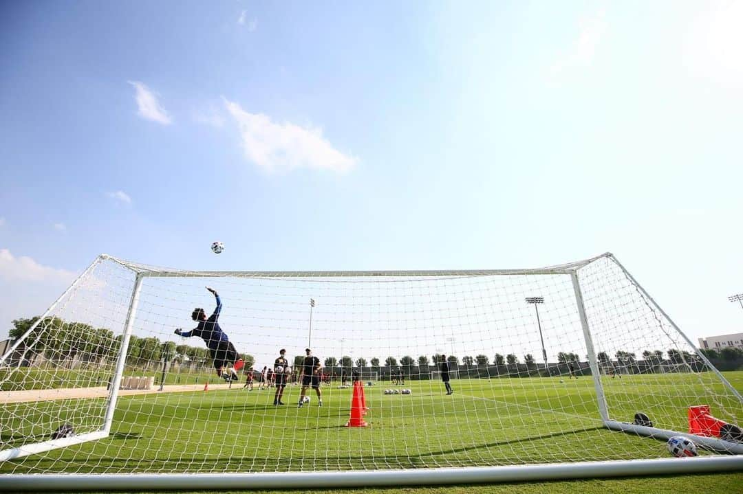 ヴィッセル神戸さんのインスタグラム写真 - (ヴィッセル神戸Instagram)「Flying high ✋🏼⚽️  #vissel #visselkobe #ヴィッセル #ヴィッセル神戸 #Kobe #神戸 #WeAreKobe #KobeForeverForward #一致団結 #JLeague #Jリーグ #ChampionsLeague #VisselinAsia #ACL2020 #AFC #Qatar #Doha」11月23日 23時44分 - visselkobe