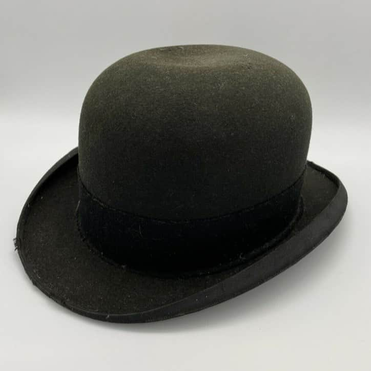 Radioheadのインスタグラム：「For Sale: one bowler hat. Proceeds from this auction support @cahonasscotland and Testicular Cancer Education and Awareness. Link in bio.」