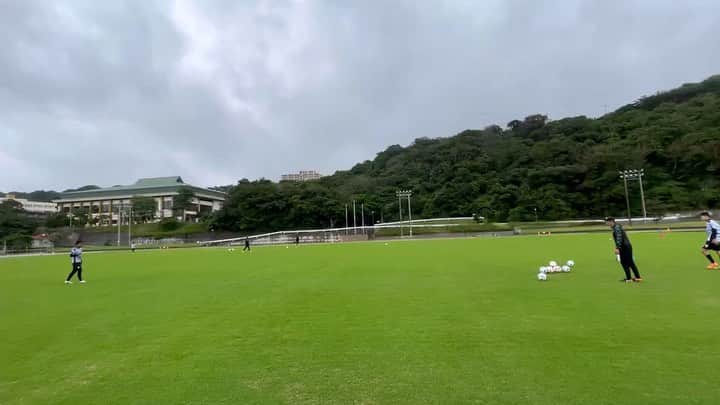 上里一将のインスタグラム：「・ 今日も👍👍👍 ・ 試合を意識しながら、頭を使ったトレーニング！！  #FC琉球 #残り7試合 #チーム一丸 #継続は力なり」