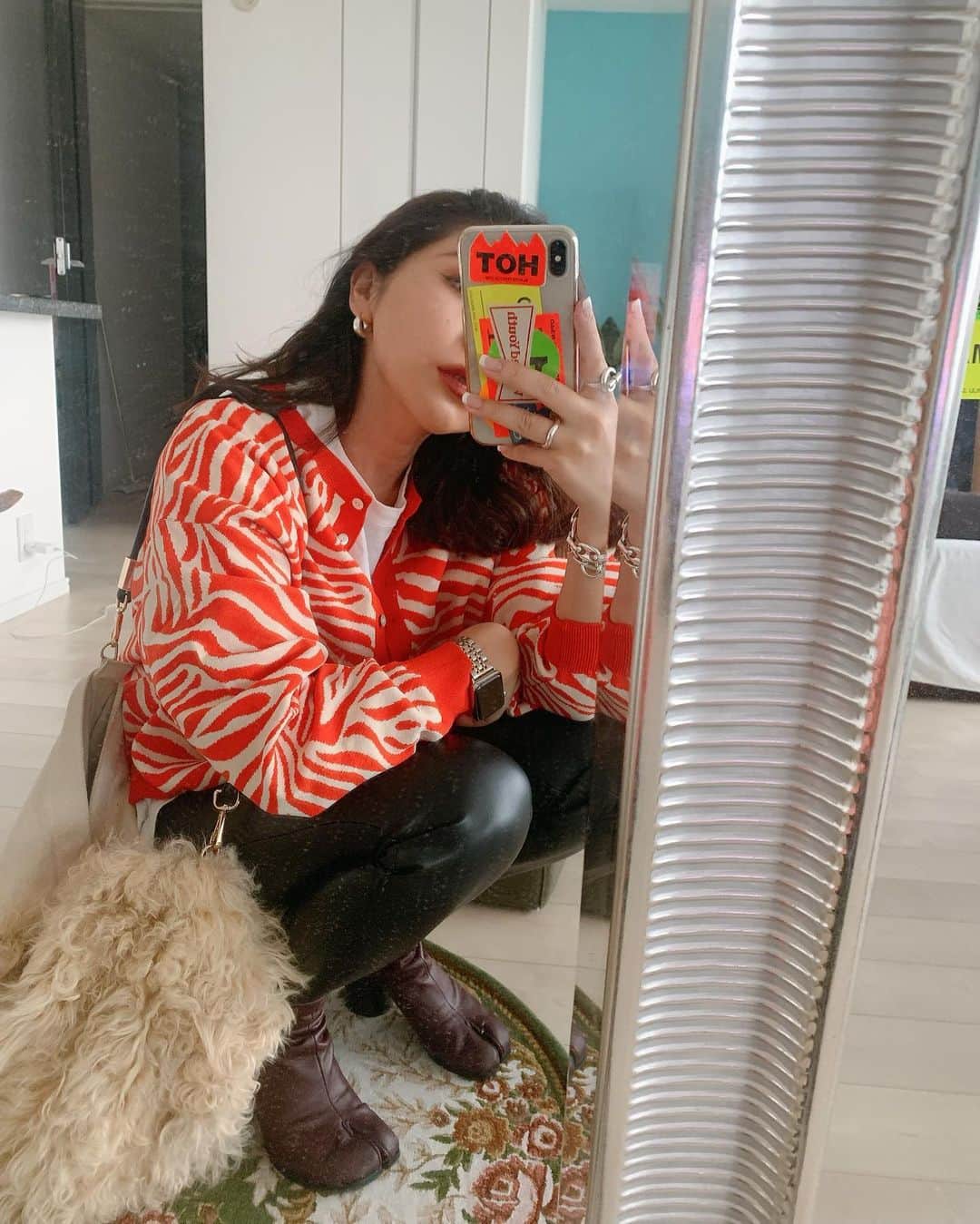 Naomiのインスタグラム：「今日〇〇で見たよと言われる服🦓 鏡拭かないと🪞🙅‍♀️ #coordinate#zara#MaisonMargiela #マルジェラ#ぜぶらーまん」