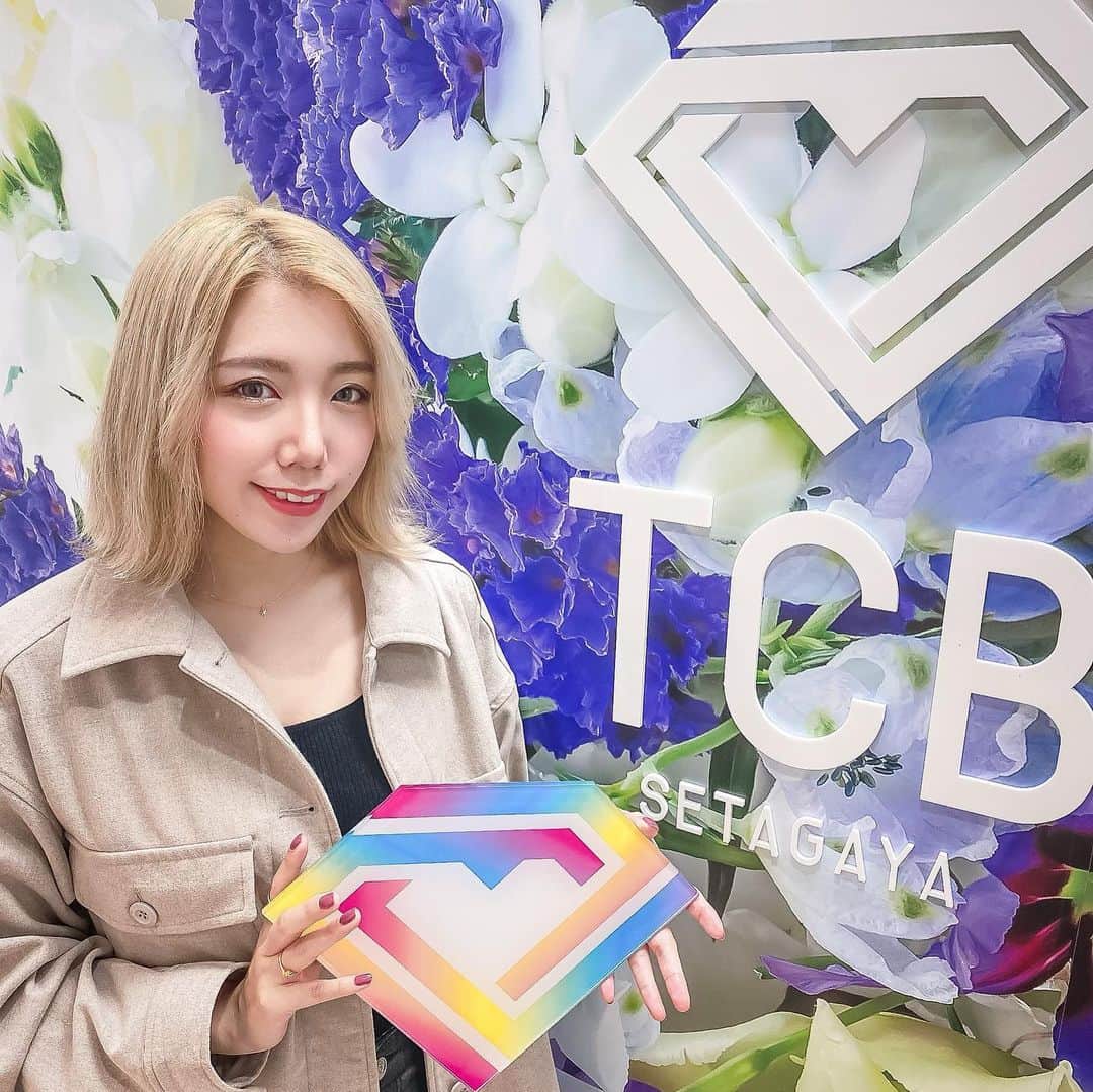 DJ CHI☆MEROのインスタグラム：「💎 . TCB式鼻先尖鋭術の2週間経過観察🏃‍♀️ 東京中央美容外科世田谷院【@tcbsetagaya 】に行ってきました！ . 言わないと気付かれないくらい自然デス。 溶ける糸を使っているので 抜糸というものはありません😘 今度before→after載せます👏 . 担当は外崎先生🖤【 @tcb.sotozaki 】 . 予約の時に『ちーめろのインスタ見た！』と伝えてもらえば いい事あるかも…♪ 興味がある人は一度お店のHPを見てみてね。 . . . #鼻整形ならtcb東京中央美容外科 #美容整形ならtcb東京中央美容外科 #東京中央美容外科#美容外科#世田谷院#東京中央美容外科世田谷院#外崎麻里#tcb式鼻先尖鋭術#tcb式鼻翼縮小完全内側法#TCB#世田谷院#池尻大橋#東京#田園都市#美容#アンチエイジング#小鼻#鼻尖形成#鼻整形#PR」
