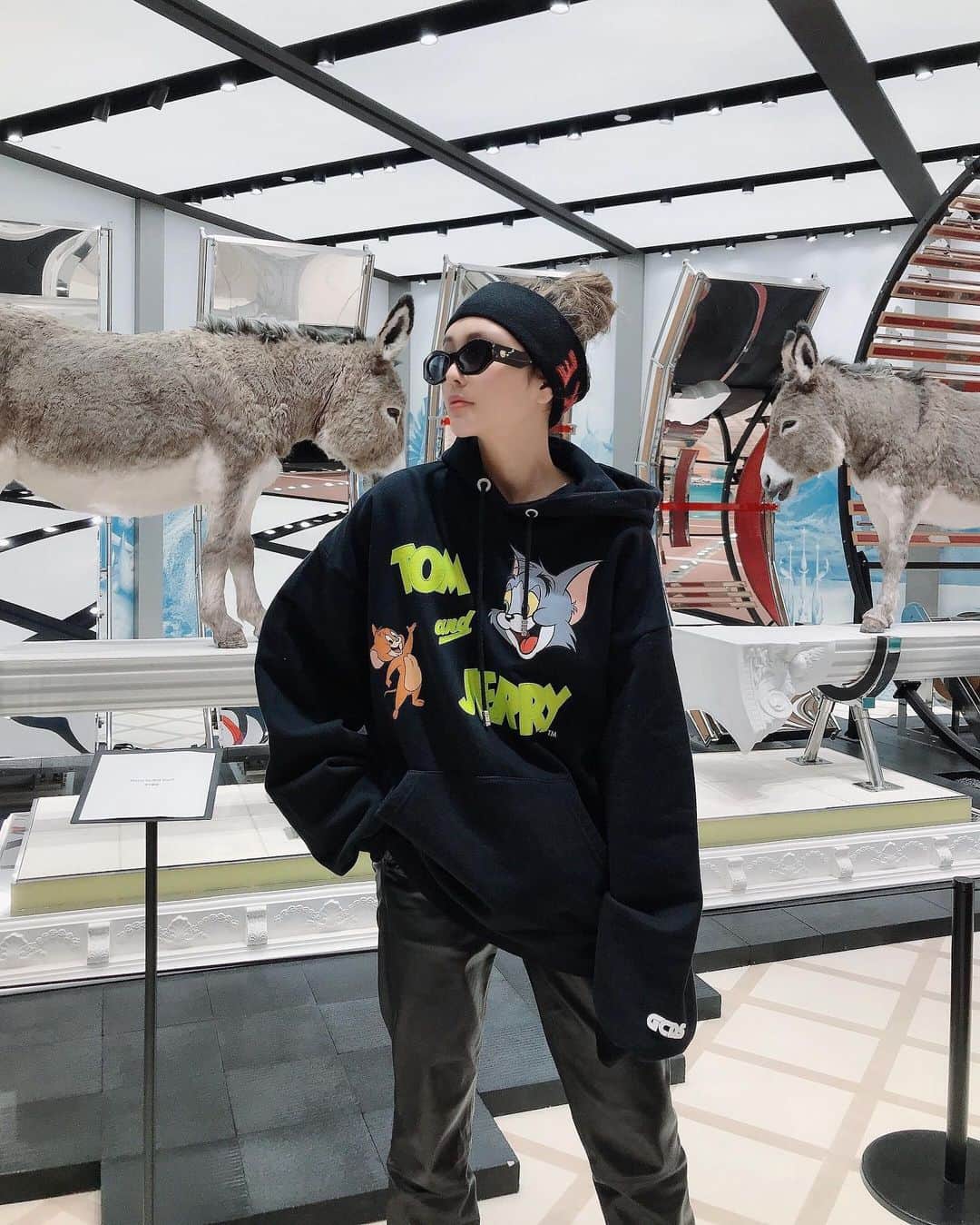 Grace Chowのインスタグラム：「最近喜欢戴发带 因为不用搞我的破刘海」