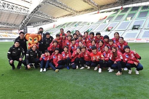 三宅史織さんのインスタグラム写真 - (三宅史織Instagram)「. リーグ戦全日程終了しました  この大変な状況の中、たくさんの応援ありがとうございました  切り替えて、皇后杯がんばります⚽️ 引き続き応援よろしくお願いします！  #なでしこリーグ #inac神戸」11月23日 23時06分 - miyakeshiori5
