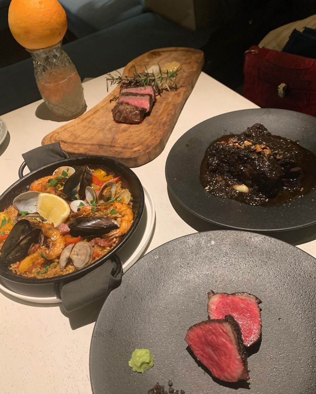 神谷麻美さんのインスタグラム写真 - (神谷麻美Instagram)「#besideseaside でディナー✨🍽🍷✨ とても素敵な場所で海の目の前🥰⚓️💕✨ 料理も全部美味しかったです❣️🥰✨ オレンジ🍊のジュース、カプチーノ可愛いすぎました☺️❣️✨  #浜松町グルメ  #カジュッタ 🍊💕 #パエリア 🥘✨ #テラスディナー #テラス席ワンコok 🐩💗✨」11月23日 22時58分 - asamice428