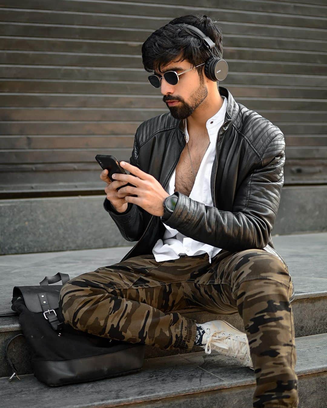 Karron S Dhinggraさんのインスタグラム写真 - (Karron S DhinggraInstagram)「Ready for the Jacket Season❄️ . . Pairing this look with my stylish matt black headphones from  @theagaro_lifestyle. It is Fusion on ear bluetooth headphones with also has a great fit with an amazing sound quality🔊  Buying link: https://www.amazon.in/dp/B07Y399J2R/  #TheFormalEdit #Agaro #theagarolifestyle #groovewithagaro #bluetoothheadphones #TheAgaro_Lifestyle #Headphones . . 📷 @jasdeepphotography」11月23日 23時03分 - theformaledit