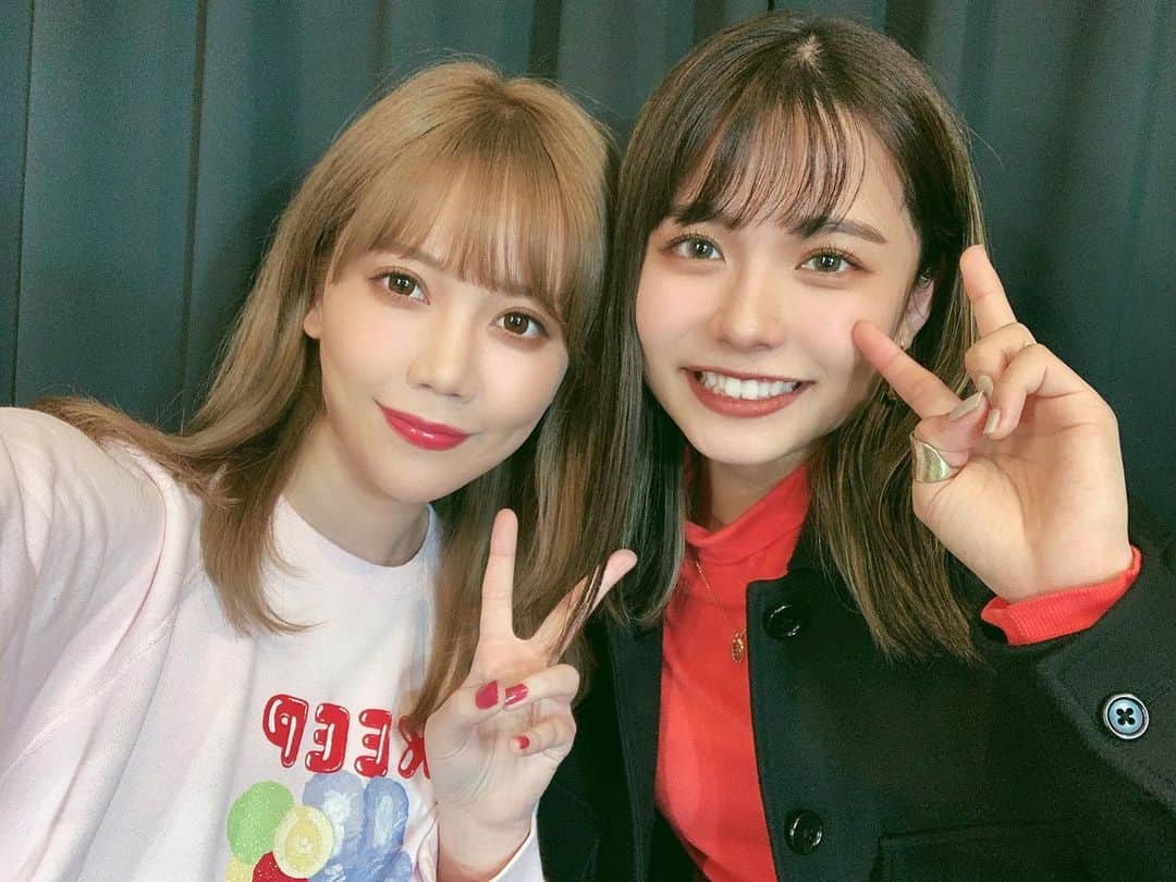 MACOのインスタグラム：「今日は28日の配信ライブのリハだったよー！ ゲストはこの方🥰笑 @kana1014lm   ネタバレになるからあんまり言えないけど すごく貴重なライブになりそうだよー。  今日一日で彼女のこと全て 知り尽くせないのはもちろんなんだけど 歌声の強さと表現力に圧倒されて、 生の声を隣で聴けて嬉しいリハでした。  かなでぃあん、28日楽しみだねっ☺︎ 宜しくね。  ❤️  #かなでぃあんて呼ぶの #MACOだけらしい #あだっちーって #呼べないの #かなでぃあんなの  #チケットはハイライトから #飛べますよん」
