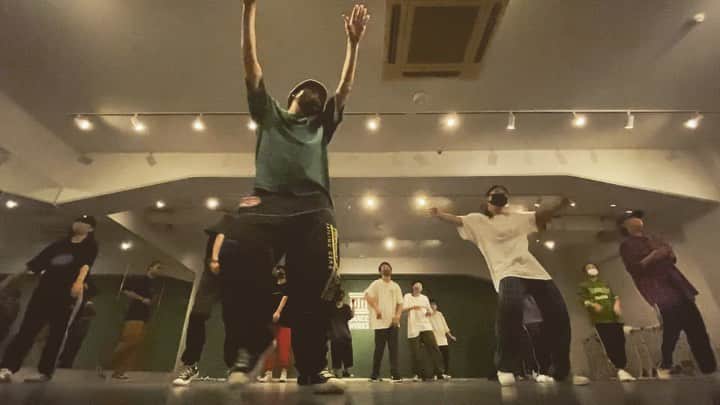akihicのインスタグラム：「きょれすー ・・・ 今日も楽しかったでやんす 来てくれたみんなありがとう🔥 ・・・ @danceworks_jpn  #music  #dance  #freestyle  #keinから教えてもらったステップ入れたよ」