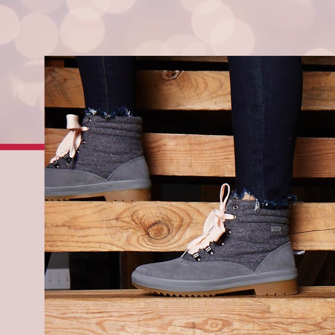 Kedsのインスタグラム：「A comfy-chic boot that checks all the boxes: ✅  Water & stain repellant ✅  Durable, no-slip grip ✅  Bow-like laces ✅  At the lowest price of the season Tap to shop the limited edition suede Camp Boot. (Before it’s too late!)」