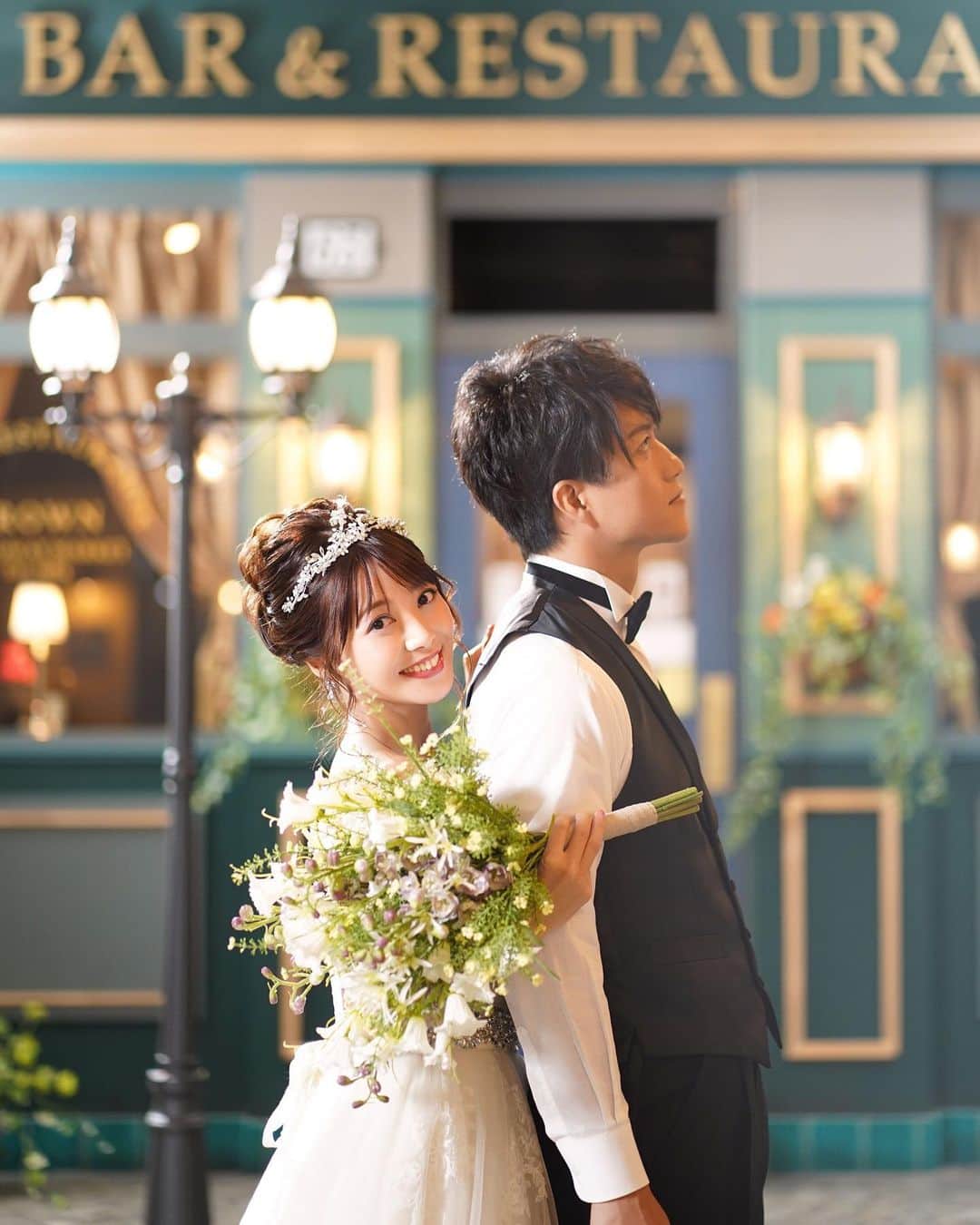 長谷部優のインスタグラム：「結婚一年目☺︎ これからも、支え合っていきましょう🤝 #結婚記念日 #いい夫妻の日  #1周年記念」