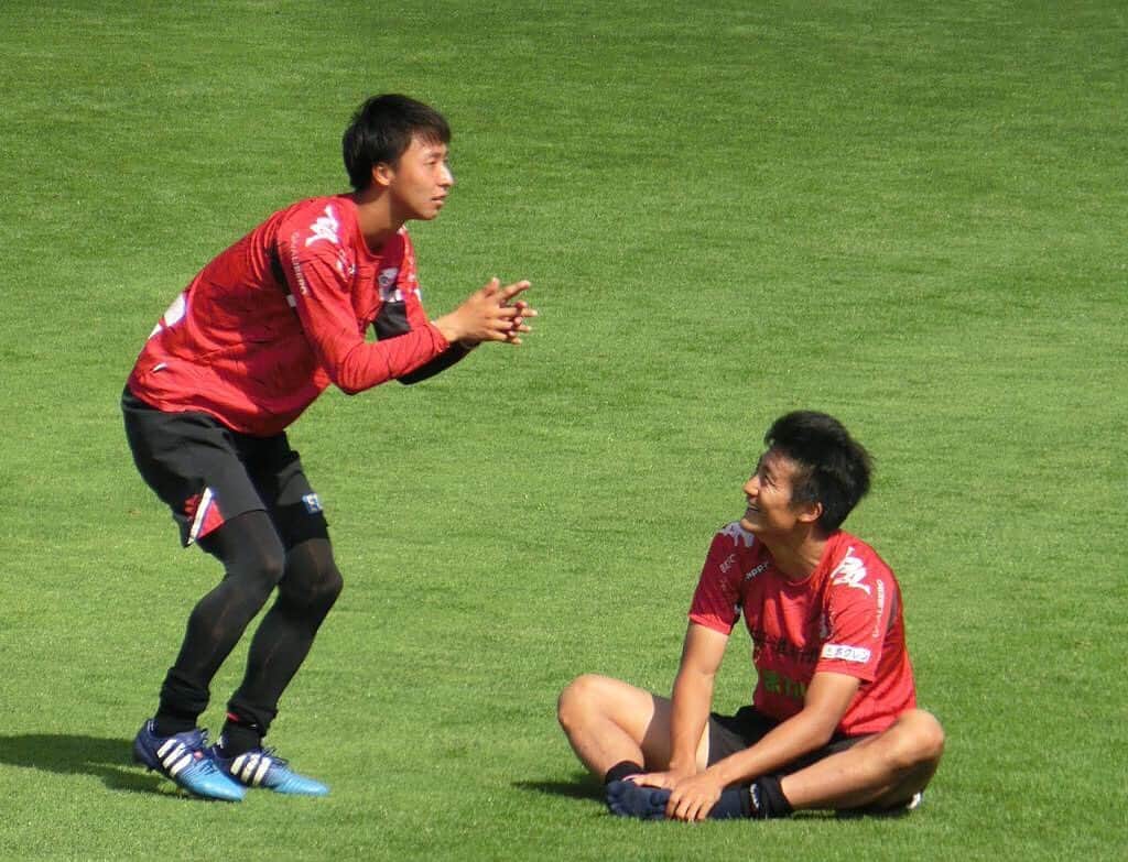 都倉賢のインスタグラム：「怪我は辛いけど、荒野は更に成長する為の貴重な時間を得たと俺は思ってるよ！！！  今までも沢山の壁にぶち当たるたびに、泥臭くがむしゃらに這い上がって来た荒野を俺は知ってるぞ！！！  また戦える日を楽しみにしてるね😘  って、これなんの写真？？」