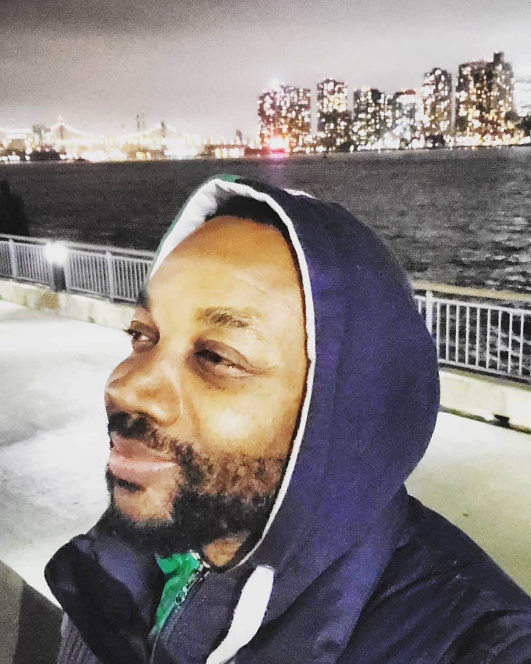 call me Lix the 6-Toyさんのインスタグラム写真 - (call me Lix the 6-ToyInstagram)「Something about nightfall in NYC that makes me smile. 🌙🌘🌃 #harlemriver #beardeddragonsofinstagram 🧑🏾‍💼😎 #흑인 남자 #소주한잔  💞💕💘 Twitter: LIXTHESIXTOY YouTube: BugzeeLix Kakao: BugzeeLix  안녕하세요  #꿀잼 #치맥#남친  #짱  #대박 #불금 #헐 #멘붕  #베프 #남자신음 #여자신음 #신음소리 #훈남  #소주안주 #아프리카 계 미국인」11月23日 15時47分 - lixthesixtoy