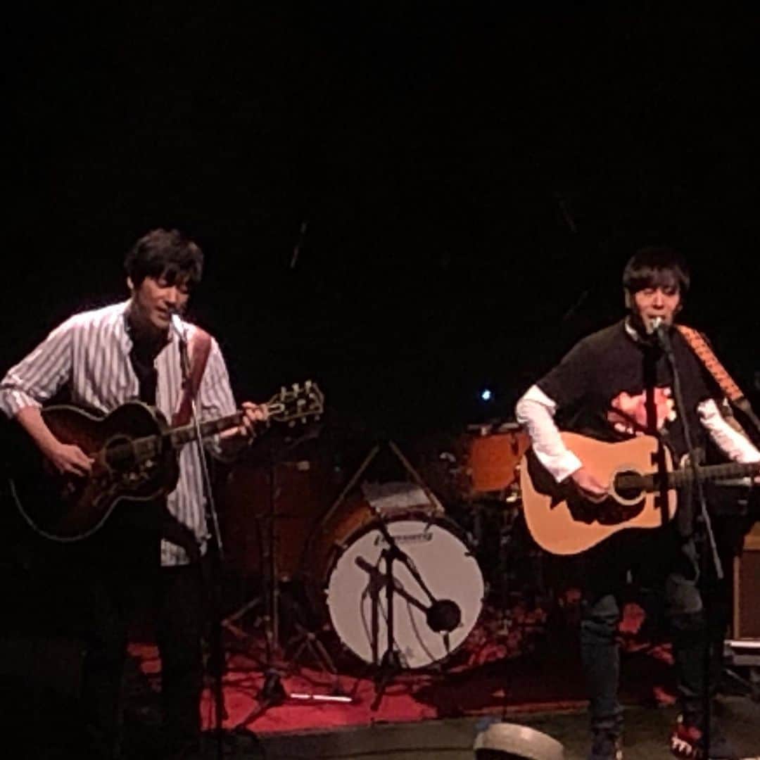 寺岡呼人のインスタグラム：「寺岡呼人デビュー27年目ライブ。﻿ アーカイブは今日までです！﻿ ﻿ お茶の間から観てやってください！﻿ お待ちしてます！﻿ 視聴チケット販売先　イープラス　https://eplus.jp/yohito1117st/」