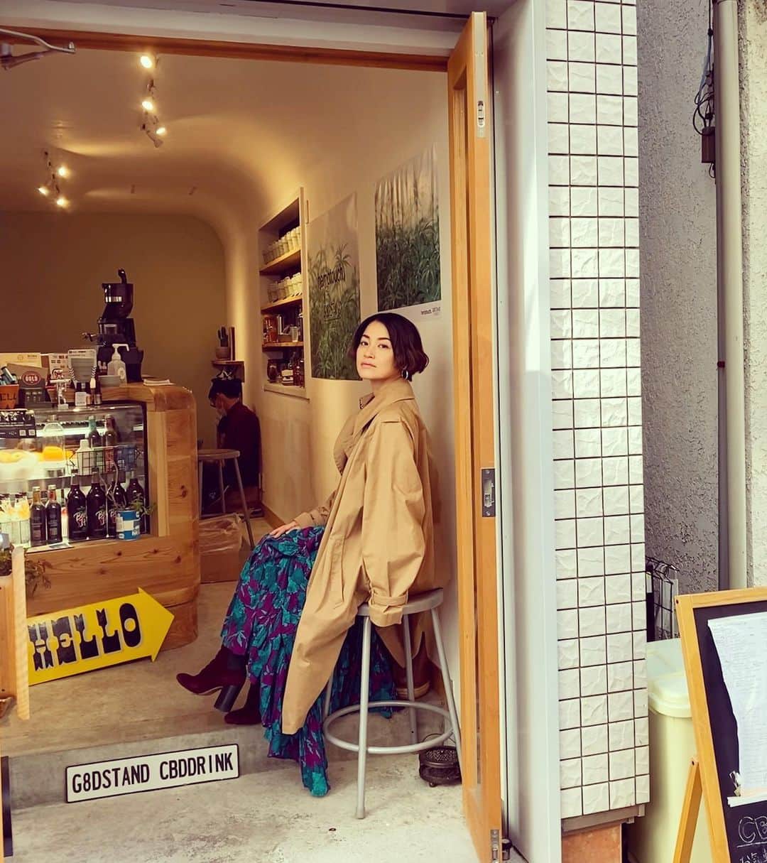桃生亜希子のインスタグラム：「RELAXING TIME👍🏿🌞  #g8dstand  #relaxingtime #cbd #relax #healthy」