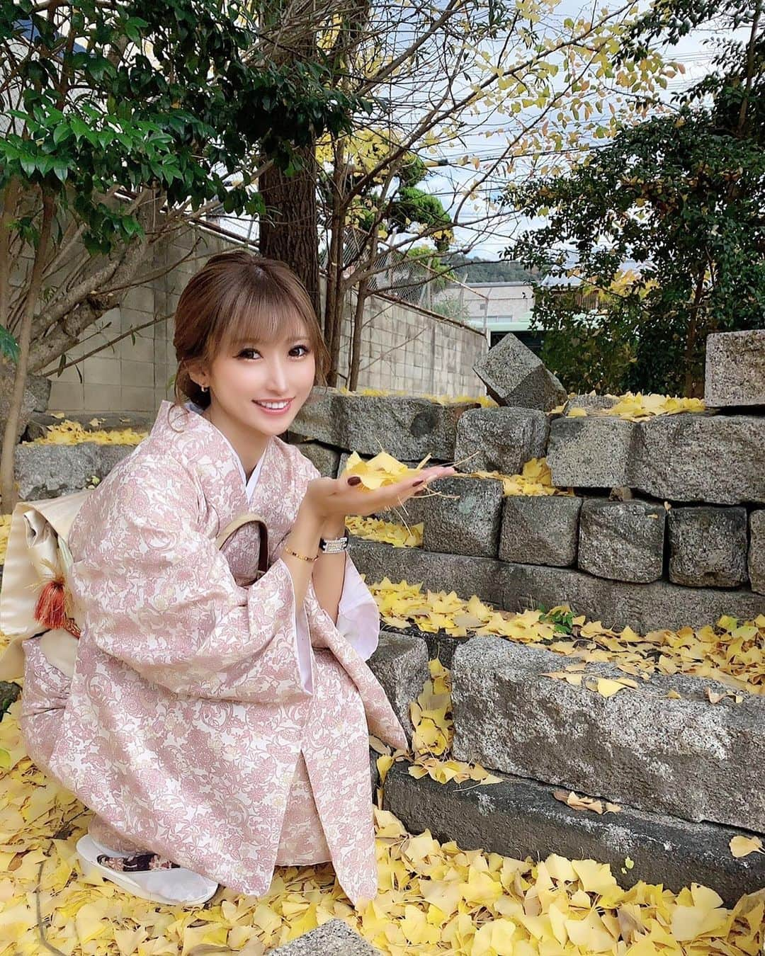 愛沢りんさんのインスタグラム写真 - (愛沢りんInstagram)「🍃  #キャバ嬢#キャバクラ#キャバ#錦三丁目#錦三#ザナドゥ#xanadu#マイトグループ#水商売#栄#名古屋#東海#愛沢りん#すすきの #北新地#ミナミ#新宿#歌舞伎町#六本木#銀座#Instagram#インスタ#YouTube#ケツスタグラム #紅葉#水着#flowers #follow#makeup #followforfollowback」11月23日 16時27分 - ri.0831