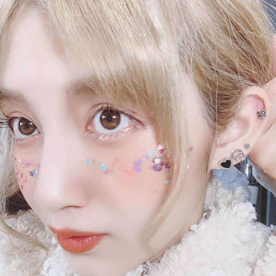 西井万理那さんのインスタグラム写真 - (西井万理那Instagram)「さいきんは朝はやくからいろいろなお仕事の撮影があって、はやくみんなに解禁したいきもち、もうすこしまっててね〜〜ばちぼこ生きる！🧡🧡🧡 今日はこのあとラジオもよろしくね！24じ〜ニッポン放送」11月23日 16時31分 - namahamu0822