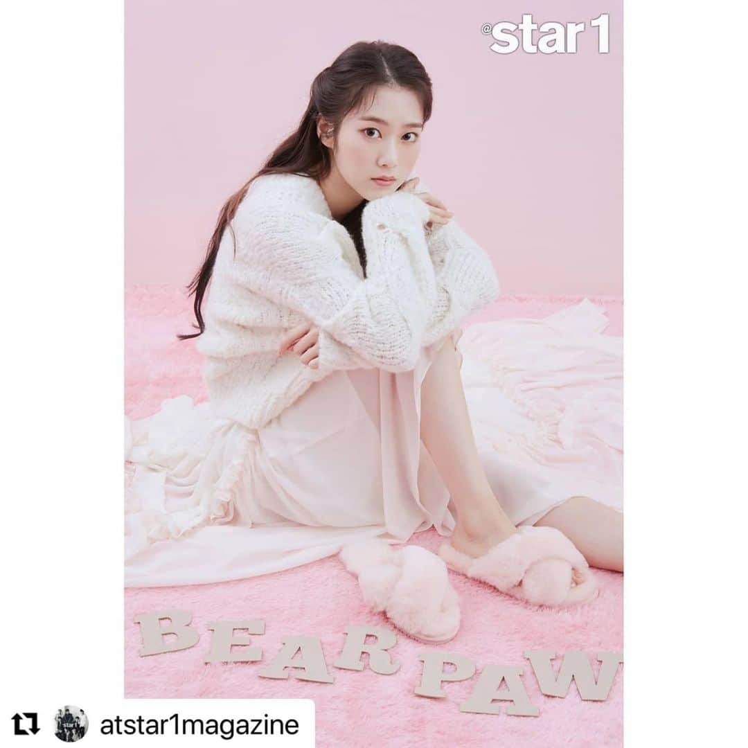 OH MY GIRLさんのインスタグラム写真 - (OH MY GIRLInstagram)「#Repost @atstar1magazine  ・・・ 지호가 지호했다!😍  오늘 아침에 뜬 지호 화보 보다가 폰에 과즙이 너무 튀어서 오전 내내 핸드폰만 닦고 있었네요...🍑🍓🍒  청순하고 깜찍하고 러블리한 지호의 역대급 비주얼 화보!!  앳스타일 12월호에서 만나보실 수 있답니당~😆  지호는 증말~ 예쁘지호, 사랑스럽지호, 아름답지호❤  #앳스타일 #atstar1 #앳스타일12월호  #오마이걸 #OHMYGIRL #지호  #베어파우 #bearpaw #단독화보」11月23日 16時39分 - wm_ohmygirl