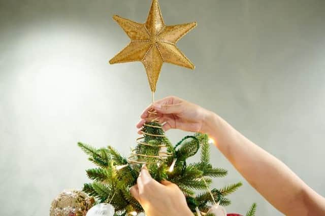 ISETAN PARK netさんのインスタグラム写真 - (ISETAN PARK netInstagram)「おしゃれで可愛いクリスマスツリーの飾り方🌲💡  クリスマスを楽しむのに欠かせないツリー🌲 ちょっとの工夫できれいに、そして今っぽく。 おしゃれなクリスマスツリーの飾り方をご紹介します。 これを読めば素敵なクリスマスツリーの飾り付けができ上がり！  ISETAN Christmas Station 2020 －Finding Wonders－ ■開催中～12月25日(金) ■本館5階 プロモーションスペース  詳しくは @isetan_shinjuku ストーリー「クリスマス」 またはこちら▼ https://www.mistore.jp/shopping/feature/living_art_f2/christmasstation3_l.html  @life_design_isetanshinjuku  #クリスマスツリー飾り方 #クリスマスツリー飾ってみた #クリスマスツリー #MERRYFUTURE #メリーフューチャー #isetanChristmas #isetanChristmas2020 #伊勢丹のクリスマス  #おうちクリスマス #おうちで過ごすクリスマス #isetan #isetanshinjuku #イセタン #伊勢丹 #伊勢丹新宿 #伊勢丹新宿店」11月23日 17時00分 - isetan_shinjuku