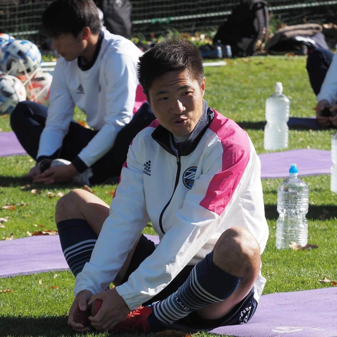 FC町田ゼルビアさんのインスタグラム写真 - (FC町田ゼルビアInstagram)「本日のトレーニングフォト(10枚)👟⚽️ スワイプしてね→📸 . 🗓11月23日(月) 1️⃣ #酒井隆介 2️⃣ #下坂晃城 3️⃣ #マソビッチ 4️⃣ #青木義孝 5️⃣ #ドリアンバブンスキー 6️⃣ #森村昂太 7️⃣ #ジョンチュングン 8️⃣ #ノリエガエリック  9️⃣ #大谷尚輝 🔟 #李漢宰   #FC町田ゼルビア #zelvia #Jリーグ #サッカー #スポーツ #soccer #football #jleague #町田 #svolme #上の原グラウンド #トレーニング #イケメン」11月23日 17時11分 - fcmachidazelvia