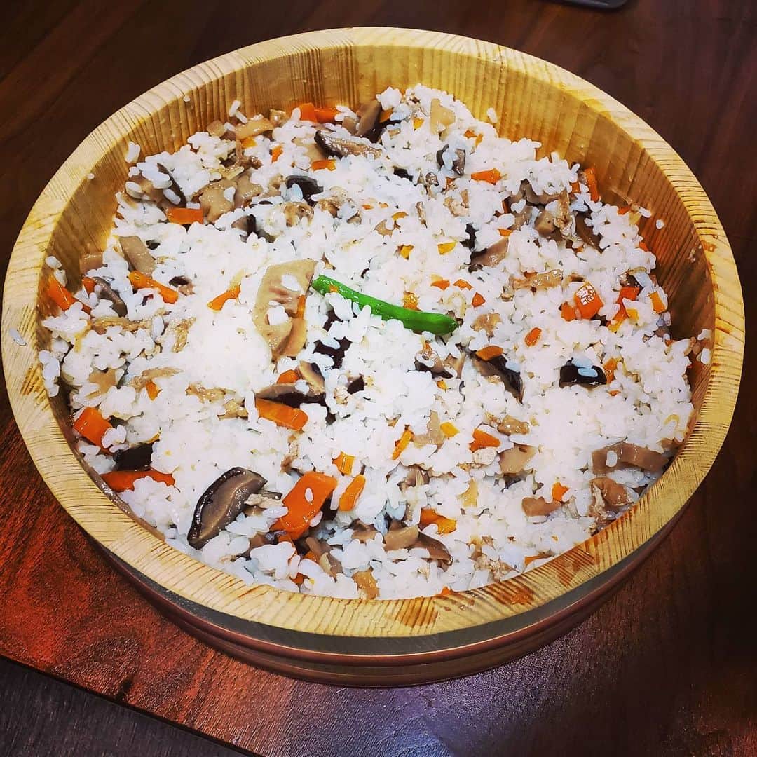 水野友貴さんのインスタグラム写真 - (水野友貴Instagram)「母と一緒にキノコの混ぜご飯を作りました(^^) #まぜごはん #混ぜご飯」11月23日 17時35分 - mizunoyuuki