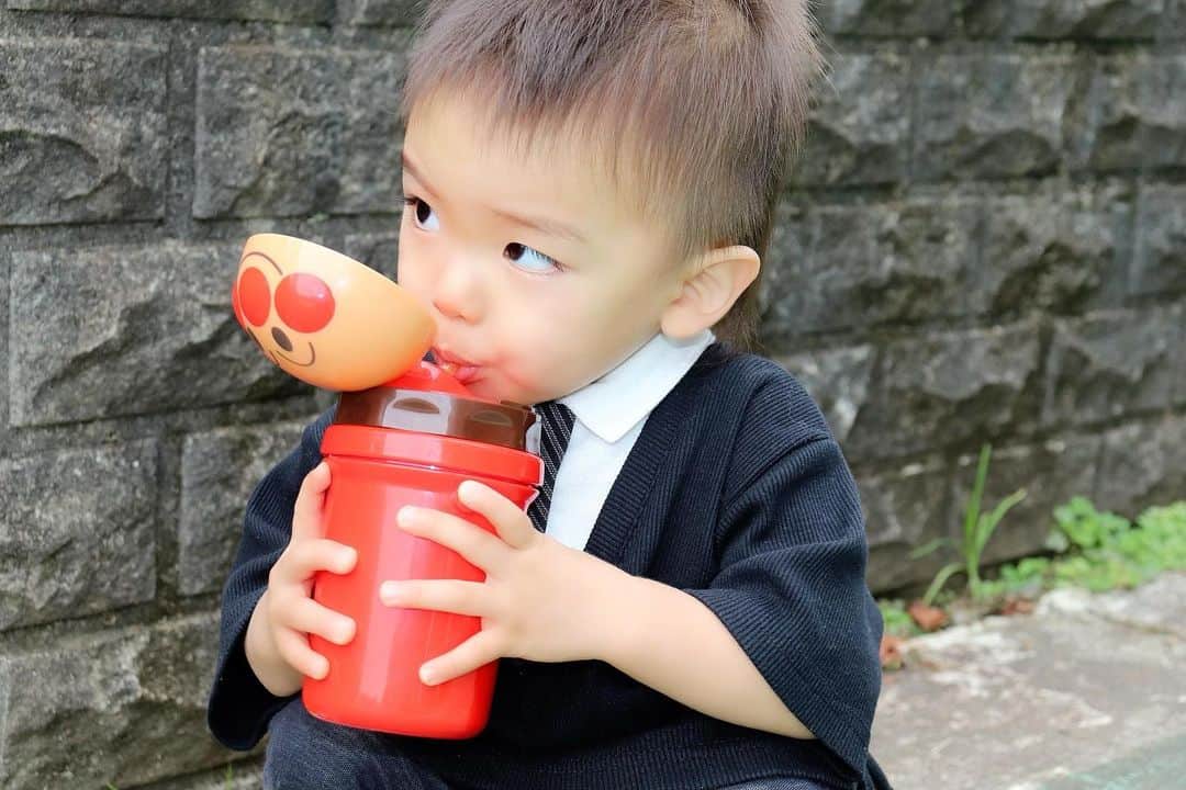 Momoeのインスタグラム：「#happy #家事 #育児 #family #家族 #boy #smile #男の子 #息子 #code #love #lucky #kids #子供 #thankyou #宝物 #ベビー #fashion #follow #心 #縁 #パパ #ママ #家族写真 #男の子ママ #赤ちゃん」
