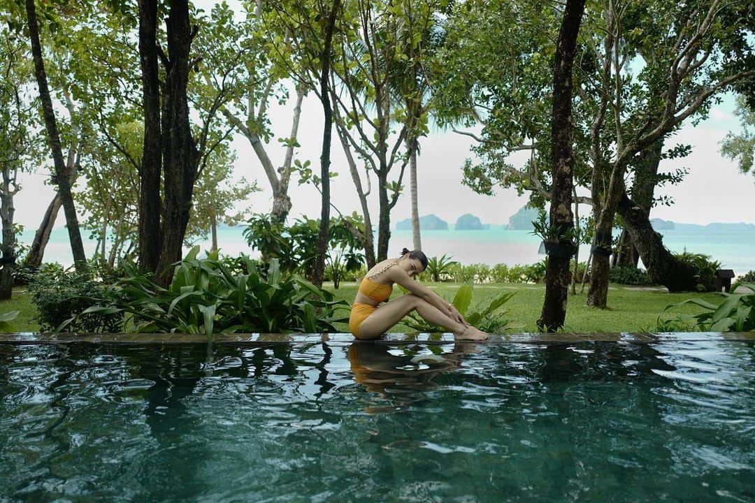 キンバリー・アン・ウォーテマス・ティアムシリのインスタグラム：「Woke up today in heaven🌴🥥」
