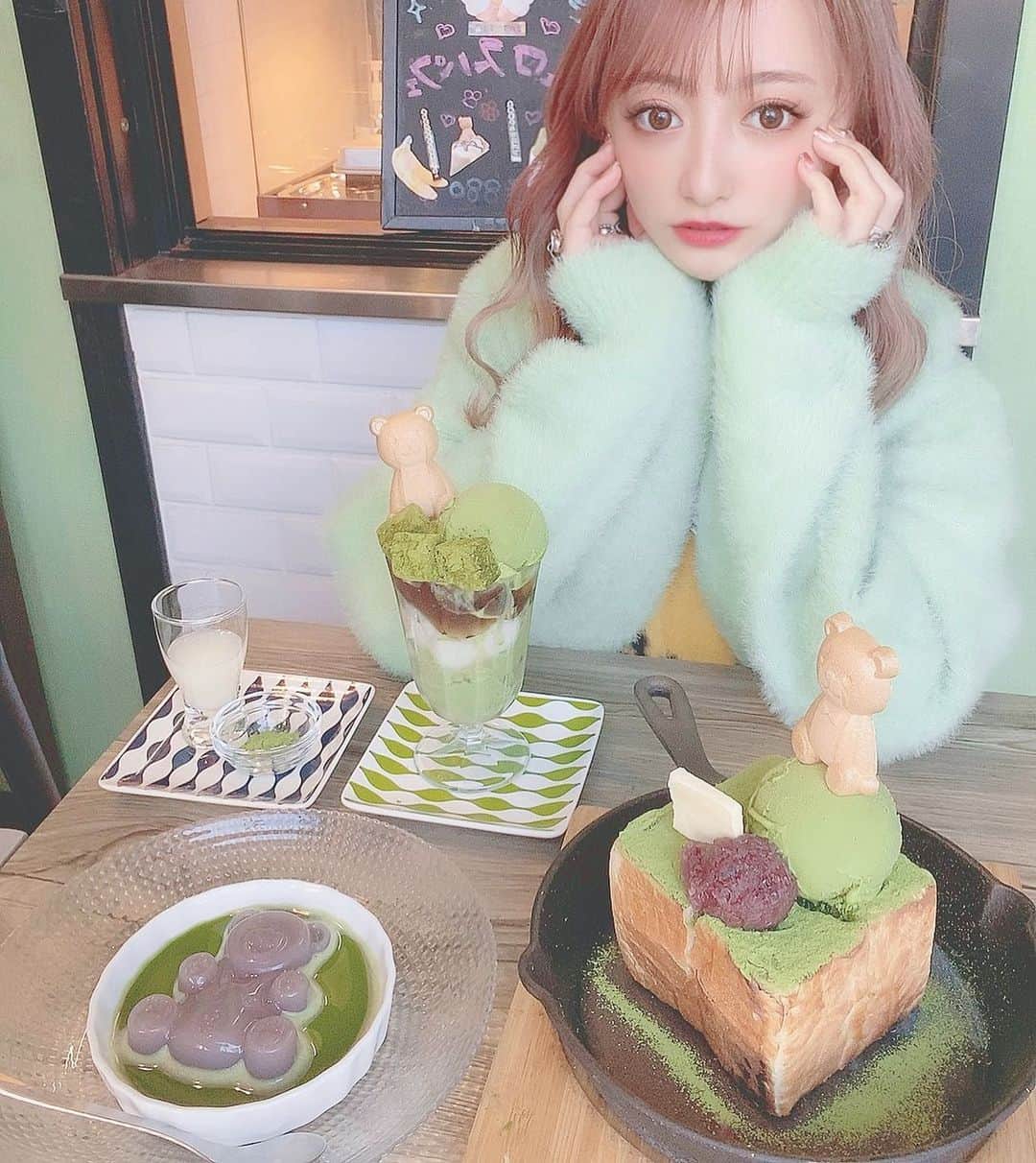 ひなたろす（佐原ひなた）のグルメインスタ