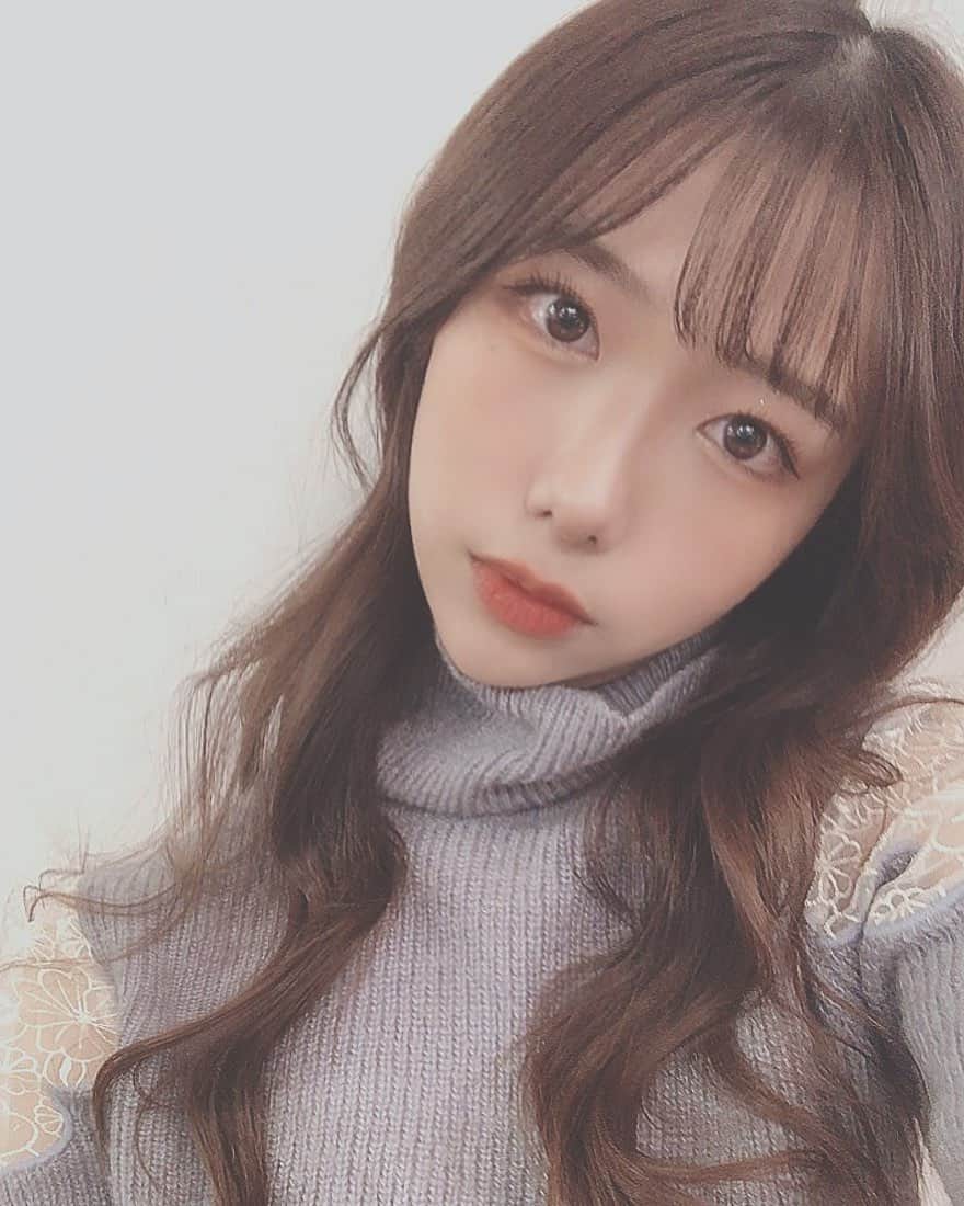 水城夢子のインスタグラム：「秋のくせにしらっと春を匂わせてくる日は何を着て何を考えたらいいかな」