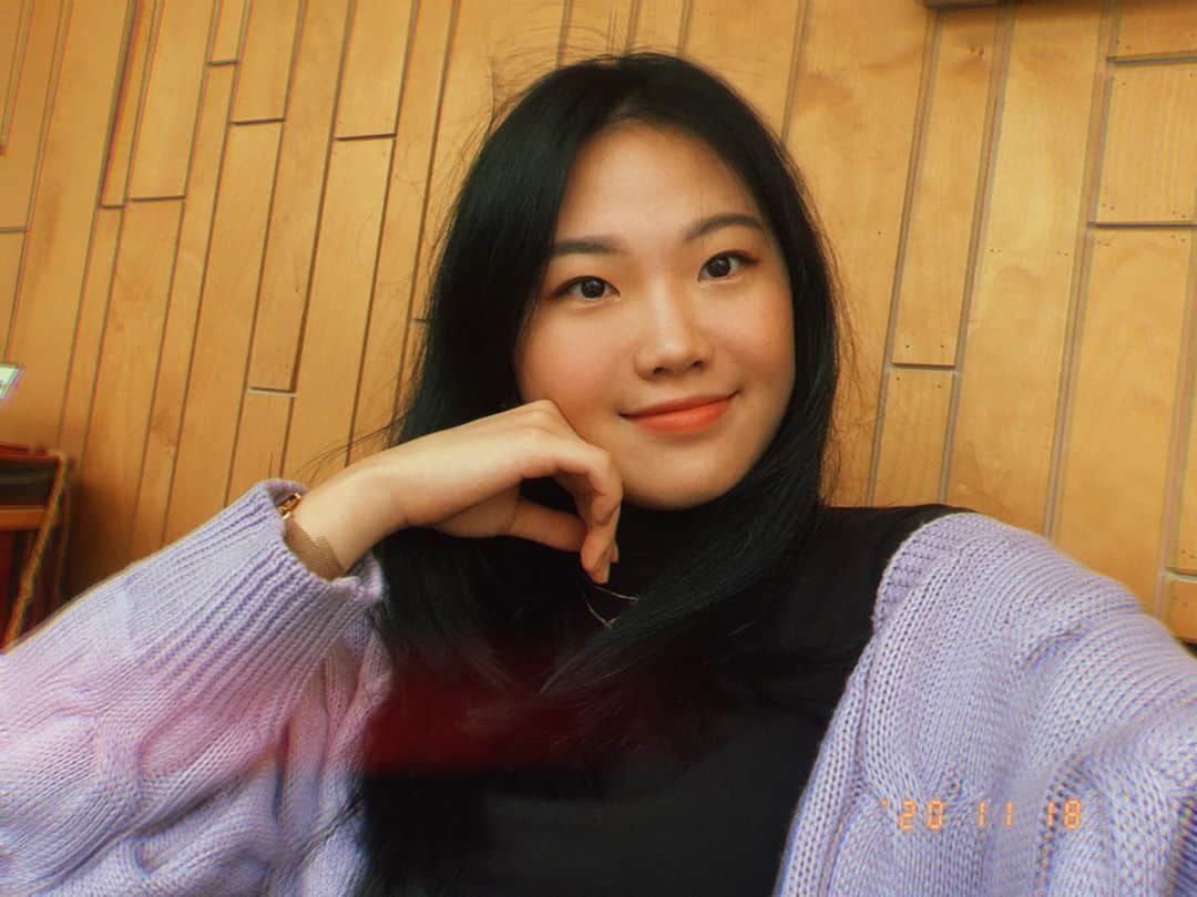 金海珍のインスタグラム：「동생처럼 나왔대서 올려보는 사진📸 난 좋은데 동생은 싫어하겠지😂」